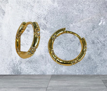 Afbeelding in Gallery-weergave laden, Creolen oorbellen l Follies goud met strass