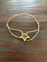 Afbeelding in Gallery-weergave laden, Satijnkoord armbandje goud met ster