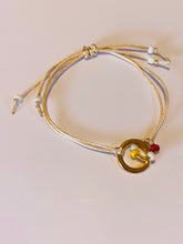 Afbeelding in Gallery-weergave laden, Satijnkoord ecru armbandje ringetjes